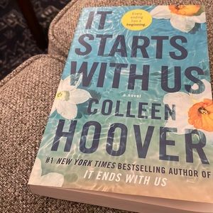 It Starts With Us Paperback Colleen Hoover